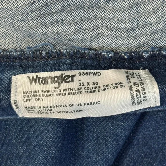 Vintage Wrangler 936PWD Men's Jeans 32x30 | Medium Wash Straight Leg Denim - Picture 5 of 5